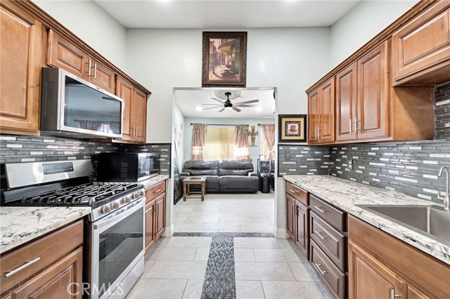 Detail Gallery Image 12 of 38 For 3336 N Lafayette, Fresno,  CA 93705 - 3 Beds | 1 Baths