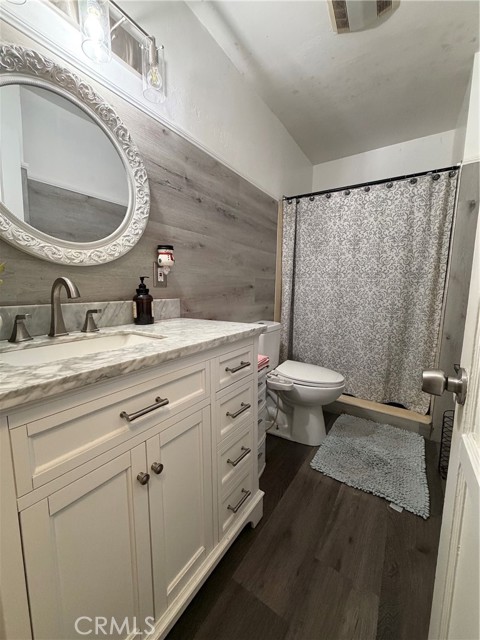7431 Topeka Drive photo 9