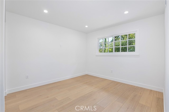 Detail Gallery Image 18 of 35 For 20225 Allentown Dr, Woodland Hills,  CA 91364 - 5 Beds | 4/2 Baths