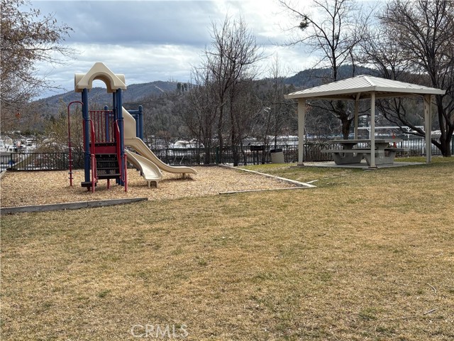 Detail Gallery Image 13 of 18 For 0 Highway 173, Lake Arrowhead,  CA 92352 - – Beds | – Baths