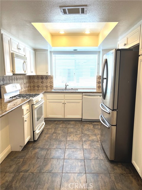 87 Pamplona, Aliso Viejo CA: https://media.crmls.org/medias/4e73f118-49f6-4e46-9146-f30c12f09ded.jpg