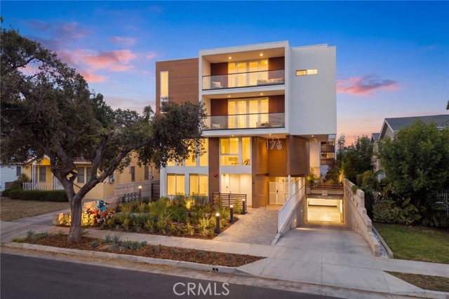 176 N Catalina AVE Unit: 104