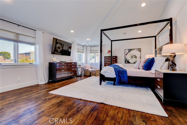1833 8th Street, Manhattan Beach CA: https://media.crmls.org/medias/4e763ce1-e005-4b97-aa85-c91447c34541.jpg