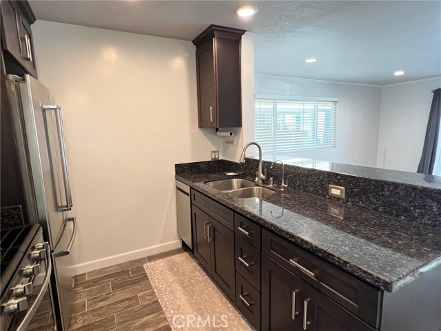 113 7th Street, Seal Beach CA: https://media.crmls.org/medias/4e779a18-2cae-4536-89a6-5cb614cb7023.jpg