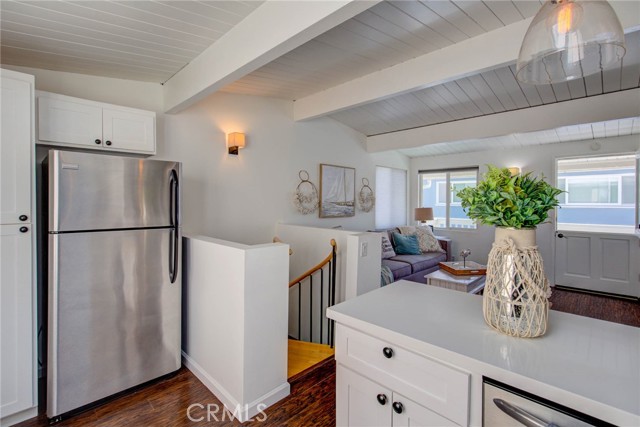 Detail Gallery Image 13 of 26 For 217 35th Pl #B,  Manhattan Beach,  CA 90266 - 2 Beds | 1 Baths