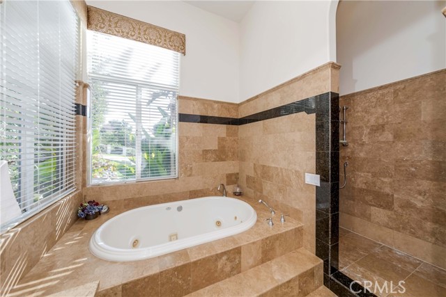 Detail Gallery Image 17 of 70 For 1309 W Valley View Dr, Fullerton,  CA 92833 - 5 Beds | 4/1 Baths