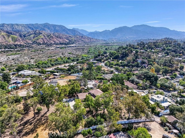 10345 McBroom Street, Sunland CA: https://media.crmls.org/medias/4e799649-ba64-4f18-bf25-fcf7c1412517.jpg
