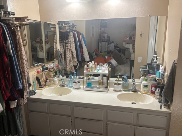 Detail Gallery Image 20 of 32 For 11545 Honeyglen, Pacoima,  CA 91331 - 3 Beds | 3 Baths