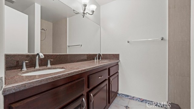 Detail Gallery Image 7 of 33 For 16414 Cornuta Ave #11,  Bellflower,  CA 90706 - 2 Beds | 2/1 Baths