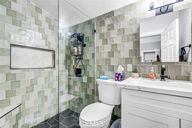 Detail Gallery Image 17 of 23 For 12530 Birch, Hawthorne,  CA 90250 - 3 Beds | 2 Baths