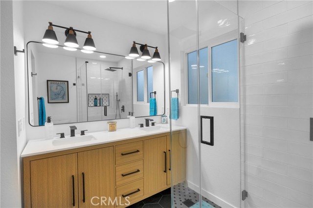 Image 20 of 33 For 10592 Pamela