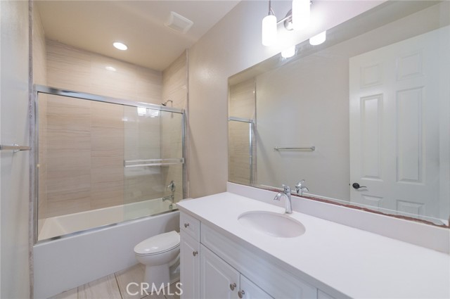 Detail Gallery Image 15 of 29 For 183 Bright Poppy, Irvine,  CA 92618 - 4 Beds | 3 Baths