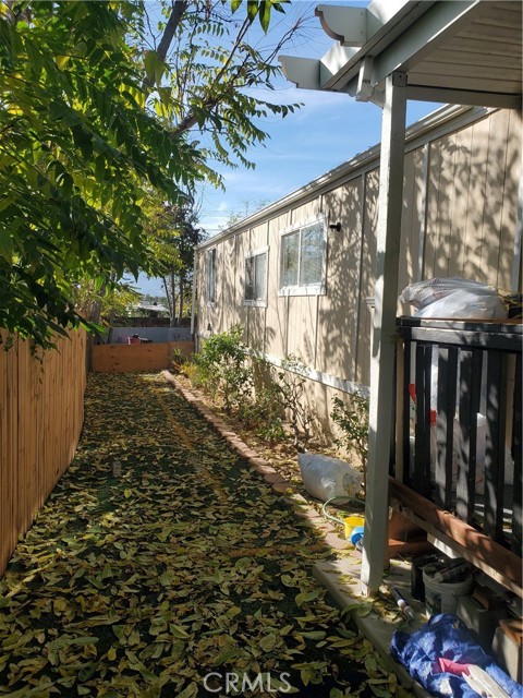 Detail Gallery Image 2 of 5 For 32531 Crescent Ave, Lake Elsinore,  CA 92532 - 3 Beds | 2 Baths