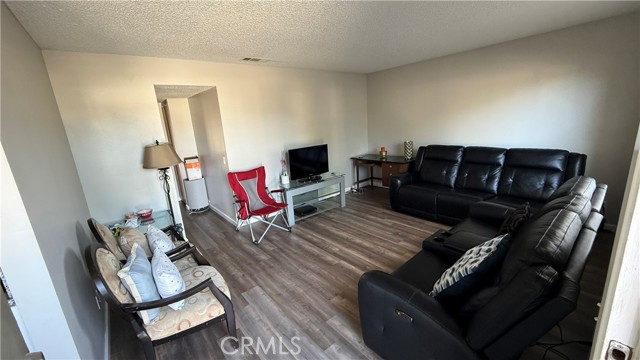 Detail Gallery Image 4 of 26 For 1835 Pueblo, Hemet,  CA 92545 - 2 Beds | 2 Baths