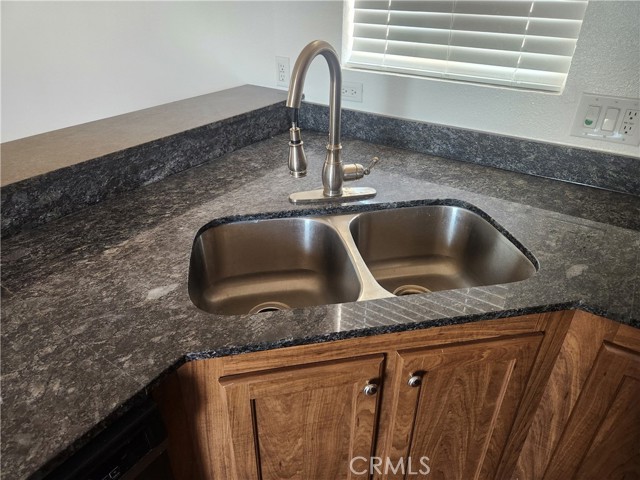 Detail Gallery Image 8 of 11 For 60784 Stagemans Rd, Landers,  CA 92285 - 2 Beds | 2 Baths