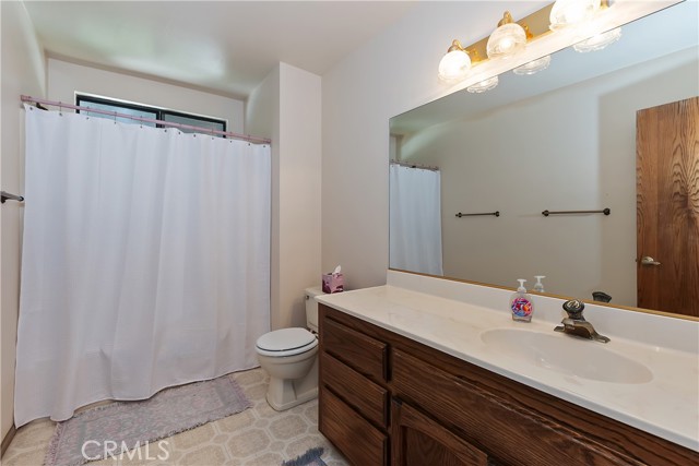 488 Lakeview Court, Big Bear Lake CA: https://media.crmls.org/medias/4e7cf5af-975f-41d3-9d19-737ac1bc47b9.jpg
