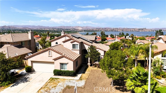 Detail Gallery Image 2 of 31 For 15770 Half Moon Dr, Lake Elsinore,  CA 92530 - 5 Beds | 3 Baths