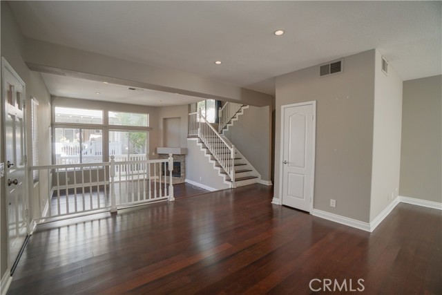 Detail Gallery Image 15 of 29 For 574 N Pageant Dr #E,  Orange,  CA 92869 - 3 Beds | 2/1 Baths