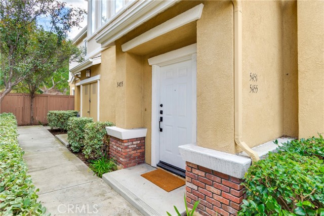 Detail Gallery Image 2 of 21 For 5455 Mandarin Cove, San Diego,  CA 92115 - 2 Beds | 2 Baths