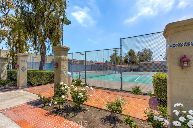 Detail Gallery Image 35 of 38 For 1345 Cabrillo Park Dr #L06,  Santa Ana,  CA 92701 - 2 Beds | 2 Baths