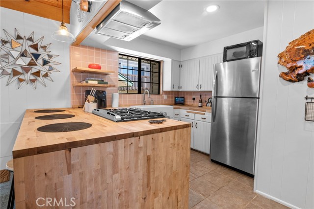 Detail Gallery Image 7 of 16 For 760 Club View Drive, Big Bear Lake,  CA 92315 - 4 Beds | 3 Baths