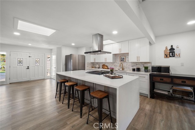 5228 E Minuet Lane, Anaheim CA: https://media.crmls.org/medias/4e807ee1-9cc4-4a0c-a49f-0d23533631d2.jpg
