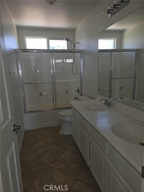 Detail Gallery Image 12 of 17 For 26470 Bay, Moreno Valley,  CA 92555 - 4 Beds | 3 Baths