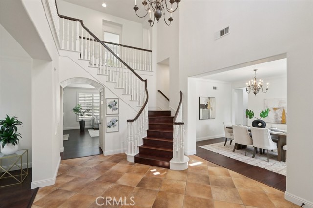 Detail Gallery Image 11 of 75 For 1041 Stanislaus Dr., Corona,  CA 92881 - 7 Beds | 4 Baths