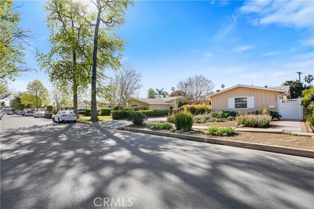 14224 Enadia Way, Van Nuys CA: https://media.crmls.org/medias/4e818c3d-a2d1-443a-a24c-df63623c8a62.jpg