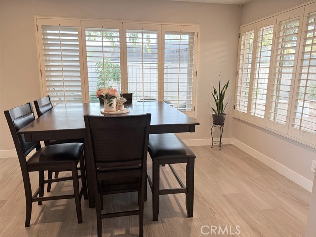 5111 Alder, Irvine CA: https://media.crmls.org/medias/4e8199f6-47ed-422d-b477-66adc42a995d.jpg