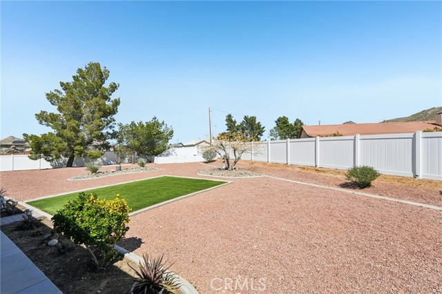 Detail Gallery Image 31 of 35 For 16055 Saint Timothy Rd, Apple Valley,  CA 92307 - 3 Beds | 3 Baths