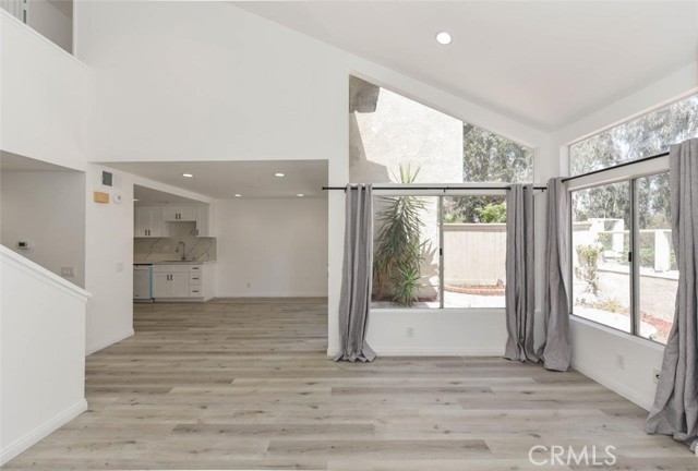 Detail Gallery Image 16 of 36 For 143 Stanford Ct #36,  Irvine,  CA 92612 - 2 Beds | 2/1 Baths