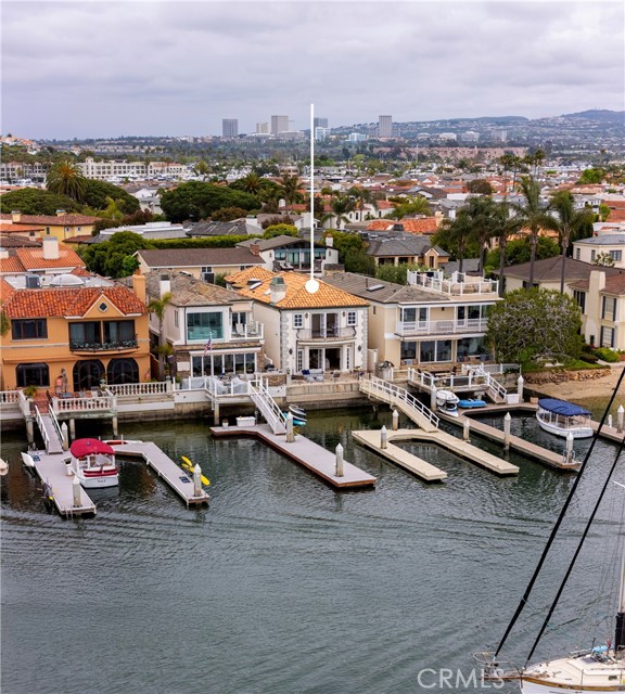Detail Gallery Image 37 of 54 For 339 via Lido Soud, Newport Beach,  CA 92663 - 4 Beds | 4 Baths