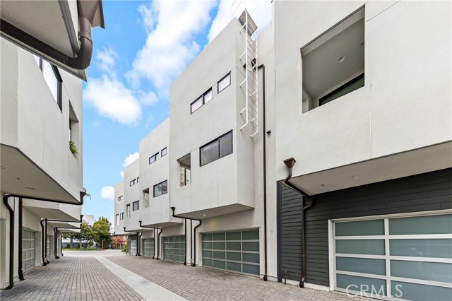 Detail Gallery Image 27 of 34 For 3306 Aria Ln, Los Angeles,  CA 90034 - 3 Beds | 3/1 Baths