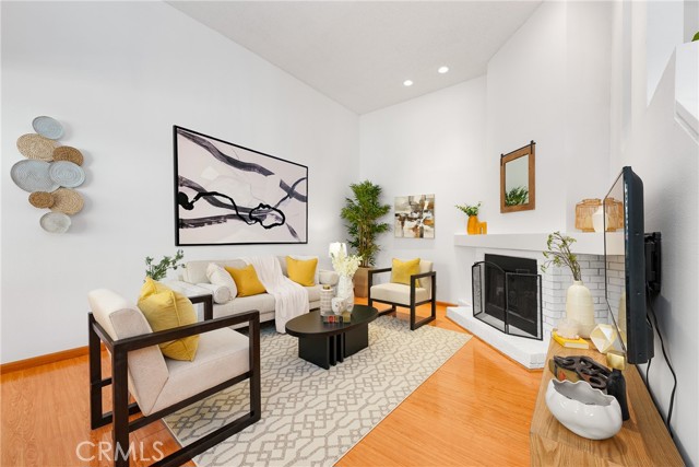 Detail Gallery Image 1 of 26 For 1026 S Marengo Ave #4,  Alhambra,  CA 91803 - 3 Beds | 2/1 Baths