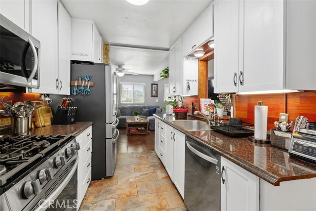 Detail Gallery Image 14 of 30 For 4822 E Lincoln, Hemet,  CA 92544 - 3 Beds | 2 Baths