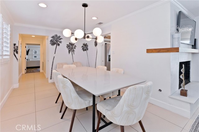 Detail Gallery Image 13 of 64 For 1057 E Marshall Way, Palm Springs,  CA 92262 - 4 Beds | 4 Baths