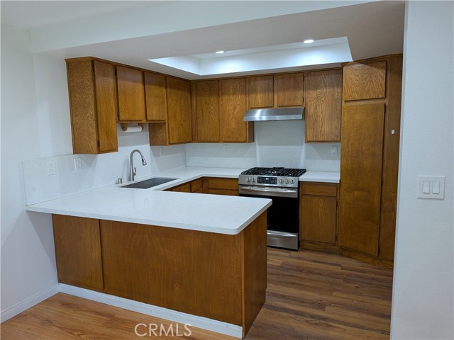 Detail Gallery Image 3 of 9 For 15214 S Raymond Ave #105,  Gardena,  CA 90247 - 2 Beds | 2 Baths