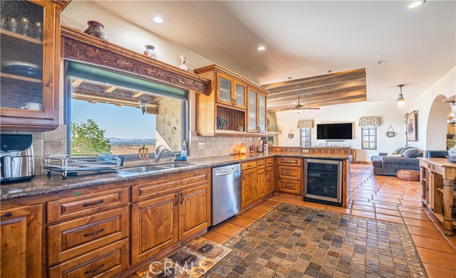 Detail Gallery Image 31 of 60 For 9075 Mesa Vista St, Apple Valley,  CA 92308 - 3 Beds | 4 Baths