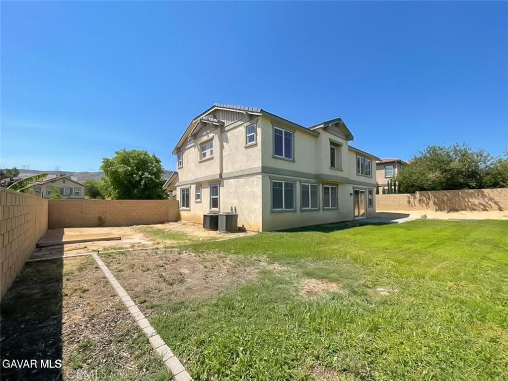 https://media.crmls.org/medias/4e873610-4edf-4f73-9aea-4e4105f0f392.jpg?preset=X-Large