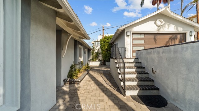 12032 S Circle Drive, Whittier CA: https://media.crmls.org/medias/4e878f78-bdf5-46e2-87f7-494b81a3dfb6.jpg