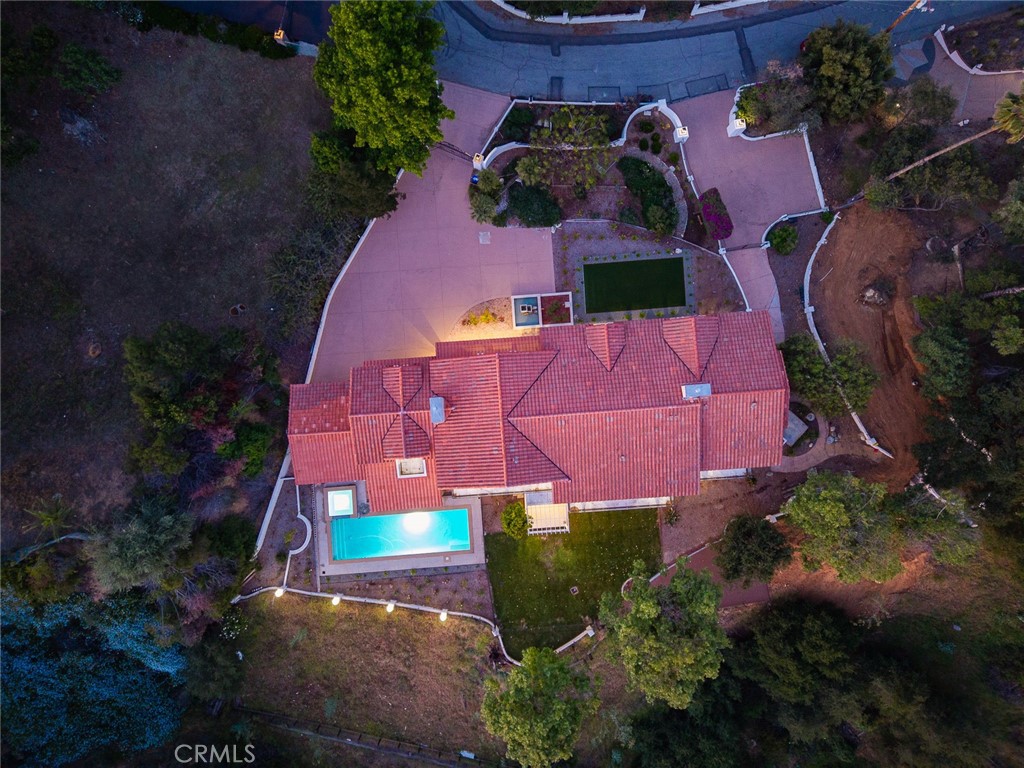https://media.crmls.org/medias/4e8859cc-1845-4274-b576-2e65a8607fa7.jpg?preset=X-Large