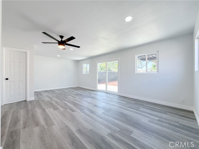 2109 E 113th Street, Los Angeles CA: https://media.crmls.org/medias/4e88f456-91d4-4e2e-acf8-3678fe14fcaf.jpg