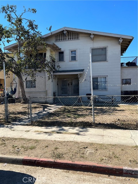 2103 3rd Avenue #4, Los Angeles, CA, 90018 2103 3rd Avenue #4, Los Angeles, CA, 90018