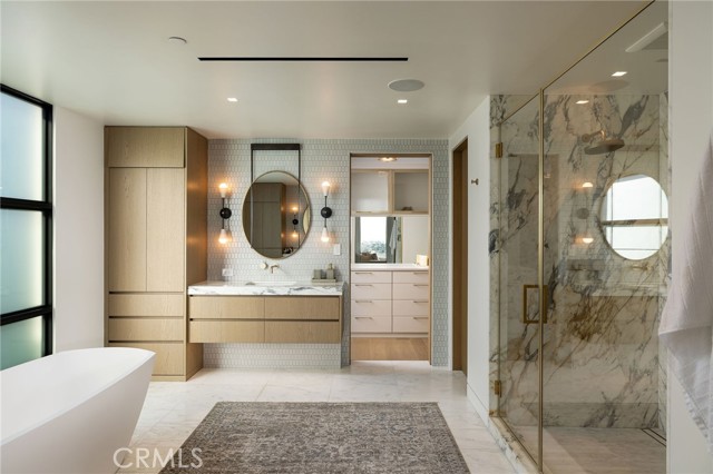 2304 Cliff, Newport Beach CA: https://media.crmls.org/medias/4e8a958f-aa3b-4b54-b0aa-8e093b6b48b5.jpg