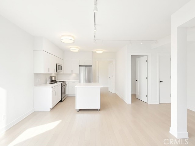 1817 Prosser Avenue, Los Angeles CA: https://media.crmls.org/medias/4e8b8896-7ec8-46eb-9ba8-382df81f949c.jpg