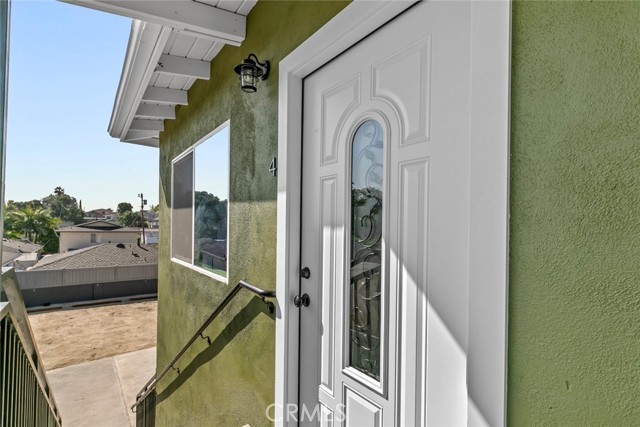 142 S Savannah Street, Los Angeles CA: https://media.crmls.org/medias/4e8bb343-55f2-4c4e-ae73-7f977f7445c3.jpg