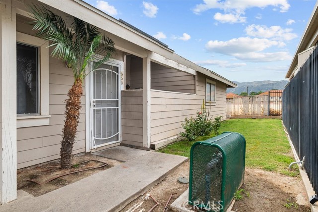 Detail Gallery Image 3 of 22 For 655 Walnut, Lake Elsinore,  CA 92530 - 2 Beds | 2 Baths