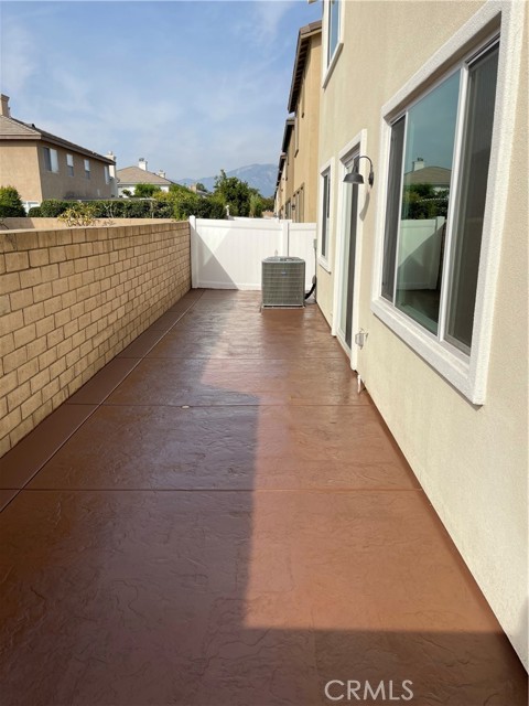 Detail Gallery Image 6 of 16 For 2872 Schmidt Privado, Ontario,  CA 91761 - 3 Beds | 2/1 Baths