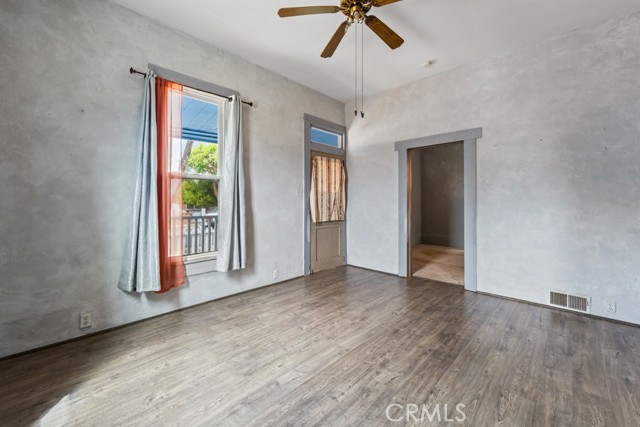 Detail Gallery Image 4 of 38 For 16412 Bixler Ave, Paramount,  CA 90723 - 2 Beds | 1 Baths